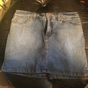 Jean skort
